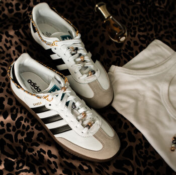 Łańcuszek ozdobny na buty z koralików szklanych